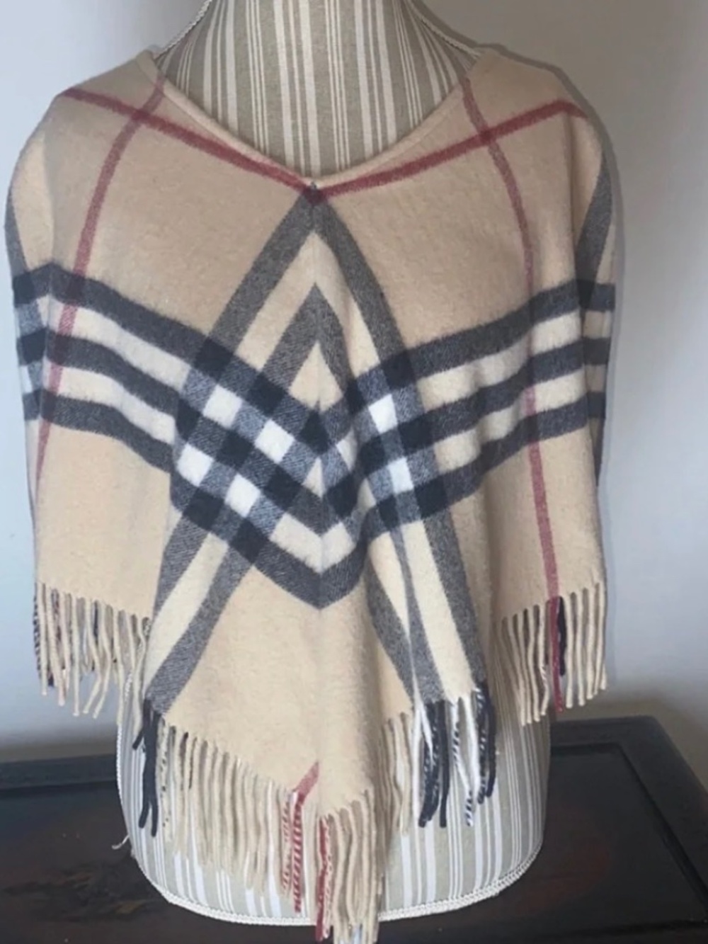 Burberry wool and cashmere poncho authentic